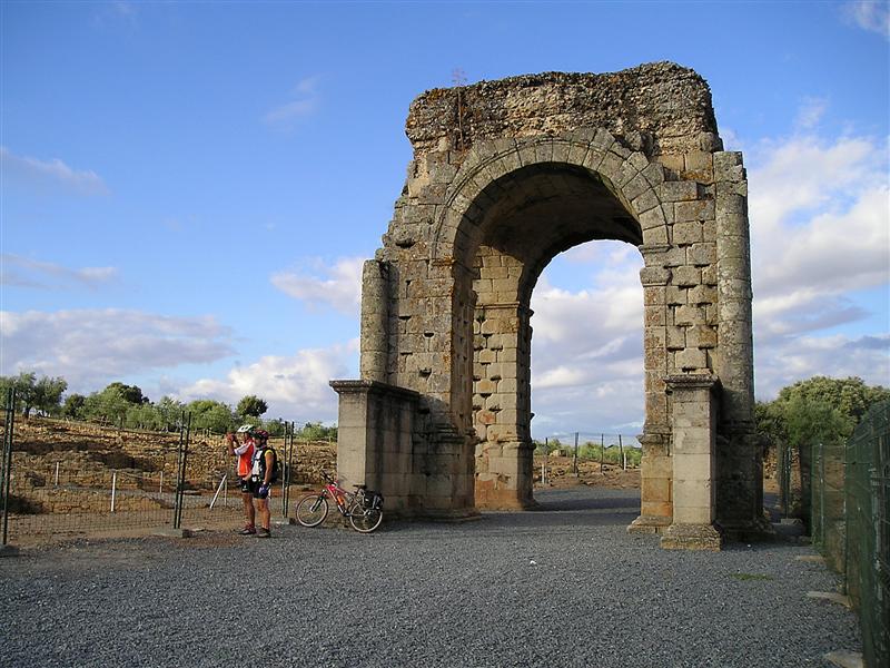Arco de Cáparra